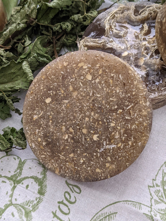 Gardener's Helper Hemp Loofah Soap - anti-inflammatory soap 100% Handmade All Natural, with Organic Oats, Peppermint and Bentonite Clay